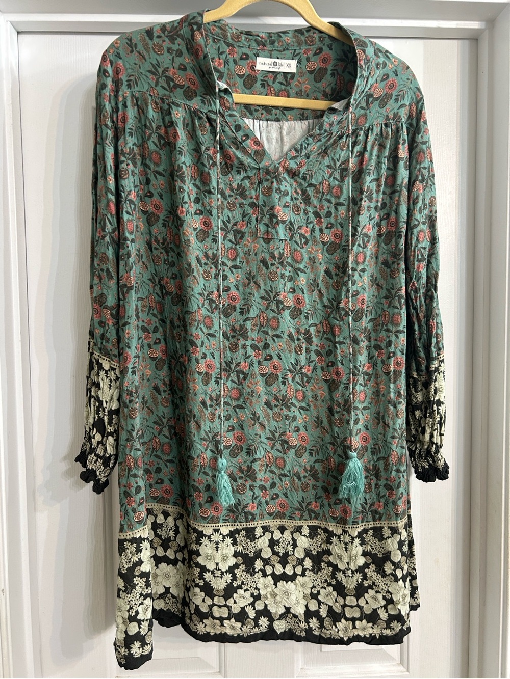 NATURAL LIFE Teal Floral Tassel Tunic with Black-Cream Border Boho